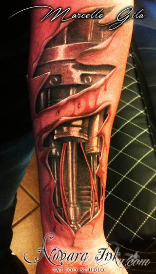 Tatuaże biomechaniczne tworzące swoisty przekrój człowieka. Rozbudzają wyobraźnię pokazując, że pod skórą kryją się nie tylko narządy, ale części mechaniczne. Tatuaże w takiej formie nawiązują trójwymiarem do wizji humanoida - ludzkiego robota. 