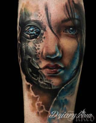 Tatuaże biomechaniczne tworzące swoisty przekrój człowieka. Rozbudzają wyobraźnię pokazując, że pod skórą kryją się nie tylko narządy, ale części mechaniczne. Tatuaże w takiej formie nawiązują trójwymiarem do wizji humanoida - ludzkiego robota. 