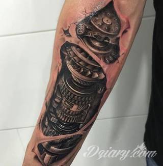 Tatuaże biomechaniczne tworzące swoisty przekrój człowieka. Rozbudzają wyobraźnię pokazując, że pod skórą kryją się nie tylko narządy, ale części mechaniczne. Tatuaże w takiej formie nawiązują trójwymiarem do wizji humanoida - ludzkiego robota. 