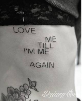 Tatuaże w formie blizny to nie tylko bezpośrednie ich odwzorowanie. Wyobraźnia idzie dalej - tworzy z blizny tatuaże niczym rozsuwane zamki do ludzkiego wnętrza. Propozycja dla tych, którzy szukają we wzorach niebanalności. 