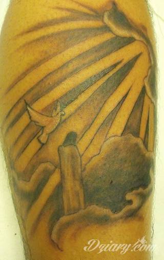 Tatuaże w formie chmur; od wariantów geograficznych po nawiązania do motywów religijnych. Motywy o wyjątkowej uniwersalności, które mają wartość zarówno humorystyczną, jak i mogą być tatuażem przepełnionym nostalgią i tajemnicą. 