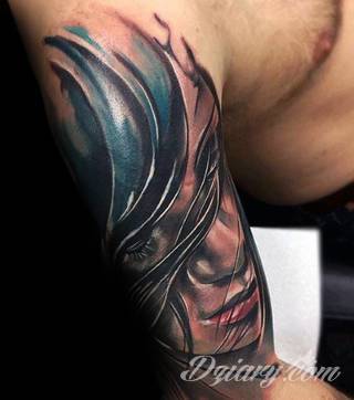 Tatuaże zakrywające; zasłaniające niedoskonałości skóry - znamiona, blizny czy wcześniejsze grafiki. Cover-up to mini-dzieła sztuki, które doskonale dopasowują się do konkretnych warunków na ciele tworząc zwartą, ciekawą całość.