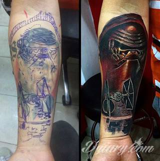 Tatuaże zakrywające; zasłaniające niedoskonałości skóry - znamiona, blizny czy wcześniejsze grafiki. Cover-up to mini-dzieła sztuki, które doskonale dopasowują się do konkretnych warunków na ciele tworząc zwartą, ciekawą całość.