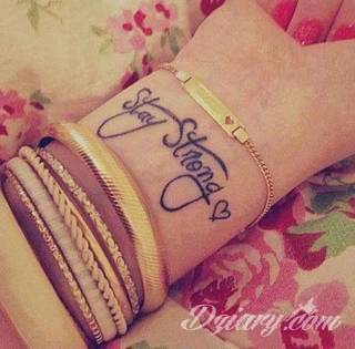 Tatuaże zakrywające; zasłaniające niedoskonałości skóry - znamiona, blizny czy wcześniejsze grafiki. Cover-up to mini-dzieła sztuki, które doskonale dopasowują się do konkretnych warunków na ciele tworząc zwartą, ciekawą całość.