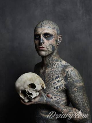 Death is not the end! Tatuaże z czaszkami pokazują dystans do tego, co nieuniknione. Czaszka na skórze ma niejedno oblicze: od wzbudzającego strach po lekko kpiące z otaczającej nas rzeczywistości.