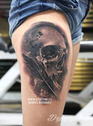 Death is not the end! Tatuaże z czaszkami pokazują dystans do tego, co nieuniknione. Czaszka na skórze ma niejedno oblicze: od wzbudzającego strach po lekko kpiące z otaczającej nas rzeczywistości.