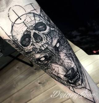 Death is not the end! Tatuaże z czaszkami pokazują dystans do tego, co nieuniknione. Czaszka na skórze ma niejedno oblicze: od wzbudzającego strach po lekko kpiące z otaczającej nas rzeczywistości.