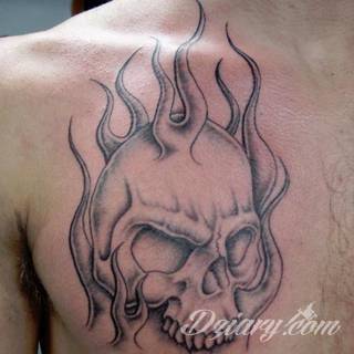 Death is not the end! Tatuaże z czaszkami pokazują dystans do tego, co nieuniknione. Czaszka na skórze ma niejedno oblicze: od wzbudzającego strach po lekko kpiące z otaczającej nas rzeczywistości.