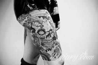 Death is not the end! Tatuaże z czaszkami pokazują dystans do tego, co nieuniknione. Czaszka na skórze ma niejedno oblicze: od wzbudzającego strach po lekko kpiące z otaczającej nas rzeczywistości.