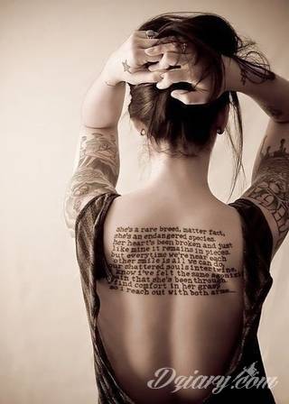 Tatuaże dla kobiet - damskie tatuaże. Delikatne i subtelne, ale też zadziorne, podkreślające charakter. Kobiece tatuaże ze smakiem i o niebanalnej formie graficznej pozwalające na ekspozycję w dowolnym miejscu ciała. 