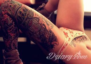 Tatuaże dla kobiet - damskie tatuaże. Delikatne i subtelne, ale też zadziorne, podkreślające charakter. Kobiece tatuaże ze smakiem i o niebanalnej formie graficznej pozwalające na ekspozycję w dowolnym miejscu ciała. 