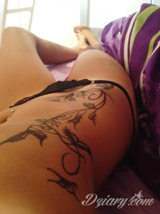 Tatuaże dla kobiet - damskie tatuaże. Delikatne i subtelne, ale też zadziorne, podkreślające charakter. Kobiece tatuaże ze smakiem i o niebanalnej formie graficznej pozwalające na ekspozycję w dowolnym miejscu ciała. 