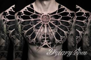 Tatuaże dla mężczyzn powinny być męskie, mocne, odważne. Pobudzają wyobraźnię, przekraczają granice. Symbolizują harmonię, ale i podkreślają gotowość na wszystko - tatuaż dla chłopaka czy mężczyzny to przede wszystkim pomysł. 