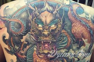 Tatuaże dla mężczyzn powinny być męskie, mocne, odważne. Pobudzają wyobraźnię, przekraczają granice. Symbolizują harmonię, ale i podkreślają gotowość na wszystko - tatuaż dla chłopaka czy mężczyzny to przede wszystkim pomysł. 