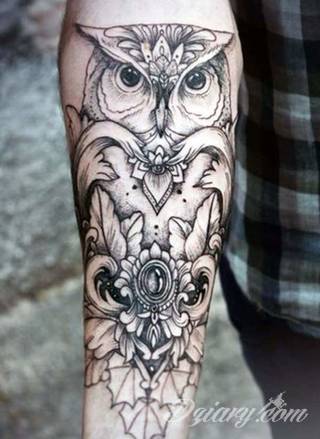 Tatuaże dla mężczyzn powinny być męskie, mocne, odważne. Pobudzają wyobraźnię, przekraczają granice. Symbolizują harmonię, ale i podkreślają gotowość na wszystko - tatuaż dla chłopaka czy mężczyzny to przede wszystkim pomysł. 