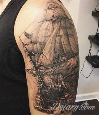 Tatuaże dla mężczyzn powinny być męskie, mocne, odważne. Pobudzają wyobraźnię, przekraczają granice. Symbolizują harmonię, ale i podkreślają gotowość na wszystko - tatuaż dla chłopaka czy mężczyzny to przede wszystkim pomysł. 