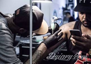 Tatuaże dla mężczyzn powinny być męskie, mocne, odważne. Pobudzają wyobraźnię, przekraczają granice. Symbolizują harmonię, ale i podkreślają gotowość na wszystko - tatuaż dla chłopaka czy mężczyzny to przede wszystkim pomysł. 