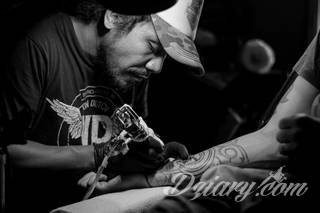 Tatuaże dla mężczyzn powinny być męskie, mocne, odważne. Pobudzają wyobraźnię, przekraczają granice. Symbolizują harmonię, ale i podkreślają gotowość na wszystko - tatuaż dla chłopaka czy mężczyzny to przede wszystkim pomysł. 