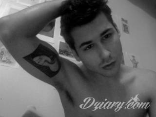 Tatuaże dla mężczyzn powinny być męskie, mocne, odważne. Pobudzają wyobraźnię, przekraczają granice. Symbolizują harmonię, ale i podkreślają gotowość na wszystko - tatuaż dla chłopaka czy mężczyzny to przede wszystkim pomysł. 