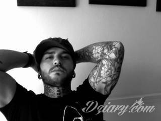 Tatuaże dla mężczyzn powinny być męskie, mocne, odważne. Pobudzają wyobraźnię, przekraczają granice. Symbolizują harmonię, ale i podkreślają gotowość na wszystko - tatuaż dla chłopaka czy mężczyzny to przede wszystkim pomysł. 