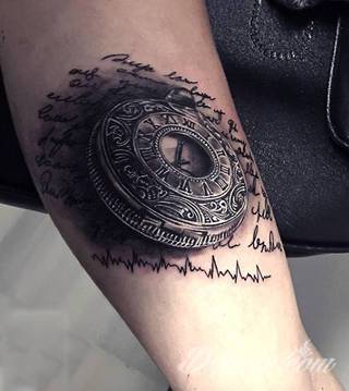 Tatuaże dla mężczyzn powinny być męskie, mocne, odważne. Pobudzają wyobraźnię, przekraczają granice. Symbolizują harmonię, ale i podkreślają gotowość na wszystko - tatuaż dla chłopaka czy mężczyzny to przede wszystkim pomysł. 