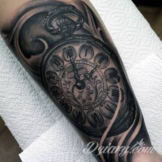 Tatuaże dla mężczyzn powinny być męskie, mocne, odważne. Pobudzają wyobraźnię, przekraczają granice. Symbolizują harmonię, ale i podkreślają gotowość na wszystko - tatuaż dla chłopaka czy mężczyzny to przede wszystkim pomysł. 