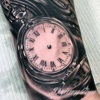 Tatuaże dla mężczyzn powinny być męskie, mocne, odważne. Pobudzają wyobraźnię, przekraczają granice. Symbolizują harmonię, ale i podkreślają gotowość na wszystko - tatuaż dla chłopaka czy mężczyzny to przede wszystkim pomysł. 