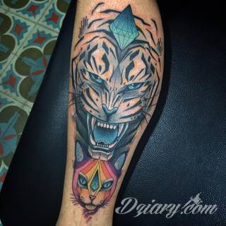 Tatuaże dla mężczyzn powinny być męskie, mocne, odważne. Pobudzają wyobraźnię, przekraczają granice. Symbolizują harmonię, ale i podkreślają gotowość na wszystko - tatuaż dla chłopaka czy mężczyzny to przede wszystkim pomysł. 