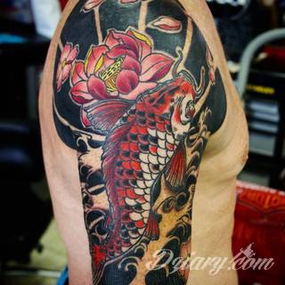 Tatuaże dla mężczyzn powinny być męskie, mocne, odważne. Pobudzają wyobraźnię, przekraczają granice. Symbolizują harmonię, ale i podkreślają gotowość na wszystko - tatuaż dla chłopaka czy mężczyzny to przede wszystkim pomysł. 