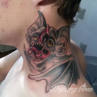 Tatuaże dla mężczyzn powinny być męskie, mocne, odważne. Pobudzają wyobraźnię, przekraczają granice. Symbolizują harmonię, ale i podkreślają gotowość na wszystko - tatuaż dla chłopaka czy mężczyzny to przede wszystkim pomysł. 