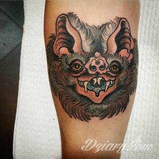 Tatuaże dla mężczyzn powinny być męskie, mocne, odważne. Pobudzają wyobraźnię, przekraczają granice. Symbolizują harmonię, ale i podkreślają gotowość na wszystko - tatuaż dla chłopaka czy mężczyzny to przede wszystkim pomysł. 