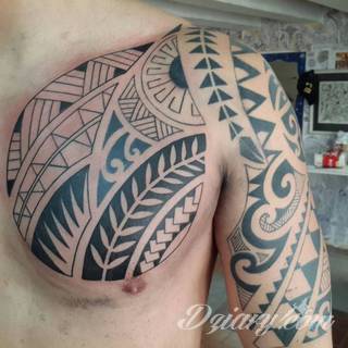 Tatuaże dla mężczyzn powinny być męskie, mocne, odważne. Pobudzają wyobraźnię, przekraczają granice. Symbolizują harmonię, ale i podkreślają gotowość na wszystko - tatuaż dla chłopaka czy mężczyzny to przede wszystkim pomysł. 