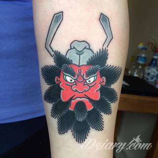 Tatuaże dla mężczyzn powinny być męskie, mocne, odważne. Pobudzają wyobraźnię, przekraczają granice. Symbolizują harmonię, ale i podkreślają gotowość na wszystko - tatuaż dla chłopaka czy mężczyzny to przede wszystkim pomysł. 