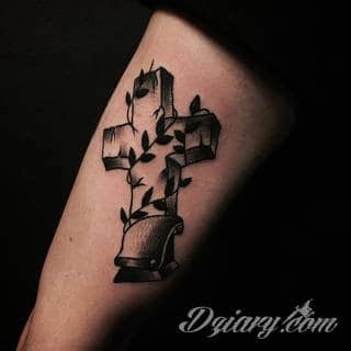 Tatuaże dla mężczyzn powinny być męskie, mocne, odważne. Pobudzają wyobraźnię, przekraczają granice. Symbolizują harmonię, ale i podkreślają gotowość na wszystko - tatuaż dla chłopaka czy mężczyzny to przede wszystkim pomysł. 