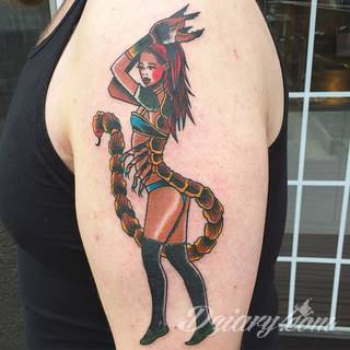 Tatuaże dla mężczyzn powinny być męskie, mocne, odważne. Pobudzają wyobraźnię, przekraczają granice. Symbolizują harmonię, ale i podkreślają gotowość na wszystko - tatuaż dla chłopaka czy mężczyzny to przede wszystkim pomysł. 