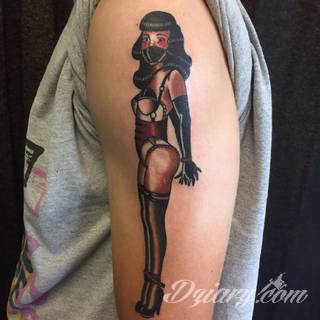 Tatuaże dla mężczyzn powinny być męskie, mocne, odważne. Pobudzają wyobraźnię, przekraczają granice. Symbolizują harmonię, ale i podkreślają gotowość na wszystko - tatuaż dla chłopaka czy mężczyzny to przede wszystkim pomysł. 