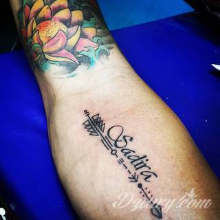 Tatuaże dla mężczyzn powinny być męskie, mocne, odważne. Pobudzają wyobraźnię, przekraczają granice. Symbolizują harmonię, ale i podkreślają gotowość na wszystko - tatuaż dla chłopaka czy mężczyzny to przede wszystkim pomysł. 