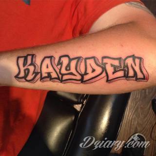 Tatuaże dla mężczyzn powinny być męskie, mocne, odważne. Pobudzają wyobraźnię, przekraczają granice. Symbolizują harmonię, ale i podkreślają gotowość na wszystko - tatuaż dla chłopaka czy mężczyzny to przede wszystkim pomysł. 