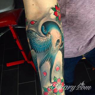 Tatuaże dla mężczyzn powinny być męskie, mocne, odważne. Pobudzają wyobraźnię, przekraczają granice. Symbolizują harmonię, ale i podkreślają gotowość na wszystko - tatuaż dla chłopaka czy mężczyzny to przede wszystkim pomysł. 