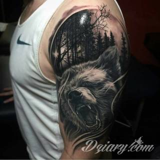 Tatuaże dla mężczyzn powinny być męskie, mocne, odważne. Pobudzają wyobraźnię, przekraczają granice. Symbolizują harmonię, ale i podkreślają gotowość na wszystko - tatuaż dla chłopaka czy mężczyzny to przede wszystkim pomysł. 