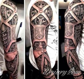 Tatuaże dla mężczyzn powinny być męskie, mocne, odważne. Pobudzają wyobraźnię, przekraczają granice. Symbolizują harmonię, ale i podkreślają gotowość na wszystko - tatuaż dla chłopaka czy mężczyzny to przede wszystkim pomysł. 