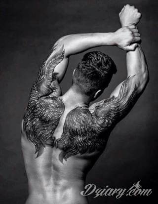 Tatuaże dla mężczyzn powinny być męskie, mocne, odważne. Pobudzają wyobraźnię, przekraczają granice. Symbolizują harmonię, ale i podkreślają gotowość na wszystko - tatuaż dla chłopaka czy mężczyzny to przede wszystkim pomysł. 