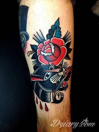 Tatuaże dla mężczyzn powinny być męskie, mocne, odważne. Pobudzają wyobraźnię, przekraczają granice. Symbolizują harmonię, ale i podkreślają gotowość na wszystko - tatuaż dla chłopaka czy mężczyzny to przede wszystkim pomysł. 