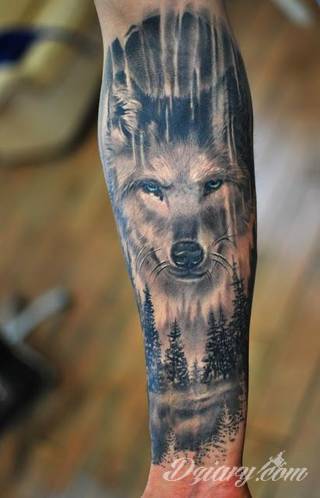 Tatuaże dla mężczyzn powinny być męskie, mocne, odważne. Pobudzają wyobraźnię, przekraczają granice. Symbolizują harmonię, ale i podkreślają gotowość na wszystko - tatuaż dla chłopaka czy mężczyzny to przede wszystkim pomysł. 