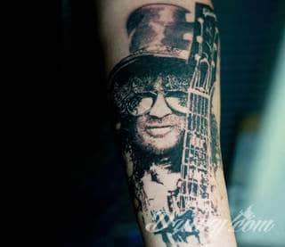 Rysunki na skórze o nadzwyczajnym poziomie szczegółowości. Tatuaże wykonywane misternie stawianymi kropkami, które tworzą niezwykłe obrazy dotwork - zarówno standardowe jak i wizje artystyczne. 