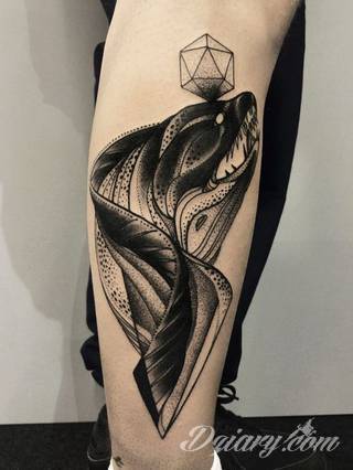 Rysunki na skórze o nadzwyczajnym poziomie szczegółowości. Tatuaże wykonywane misternie stawianymi kropkami, które tworzą niezwykłe obrazy dotwork - zarówno standardowe jak i wizje artystyczne. 