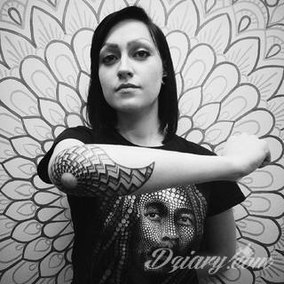 Rysunki na skórze o nadzwyczajnym poziomie szczegółowości. Tatuaże wykonywane misternie stawianymi kropkami, które tworzą niezwykłe obrazy dotwork - zarówno standardowe jak i wizje artystyczne. 