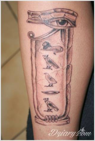 Tatuaże egipskie nawiązują do faraonów, piramid, wizerunku Sfinksa i starożytnych masek oraz symboli. Przekazują ukrytą we wzorze wiadomość tylko dla wtajemniczonych tworząc prawdziwy egipski sekret na skórze. 