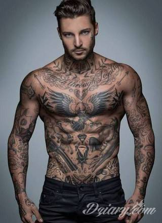 Tatuaże na całym ciele; format full body pozwala na pełną swobodę kreacji rysunku na ciele. Różnorodność grafik i mnogość kolorów czynią z ciała paletę malarską, która pełna jest wzorów i grafiki.