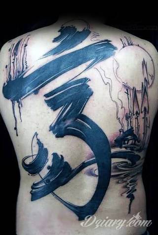 Tatuaże na całym ciele; format full body pozwala na pełną swobodę kreacji rysunku na ciele. Różnorodność grafik i mnogość kolorów czynią z ciała paletę malarską, która pełna jest wzorów i grafiki.